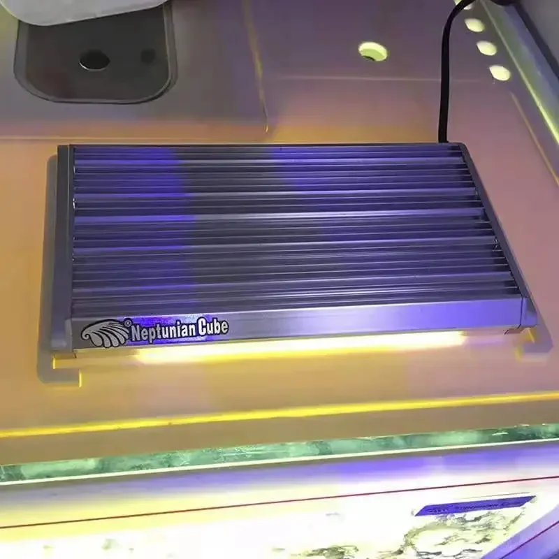 Marine Aquarium Cube - ネプチューンキューブ レフュジウム LEDライト 10W、アルミ合金製 静音 藻類タンクライト