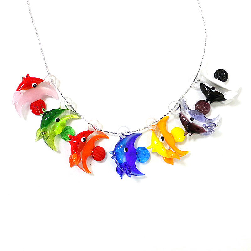 Aquarium Marine Fishes - 2ピース入りミニチュアの海洋动物の小像ペンダントかわいいガラス海洋鱼魅力diyジュエリーネックレスイヤリング制作アクセサリーまたは水族馆装备补助品